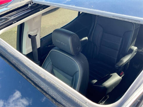 2022 GMC Acadia Denali