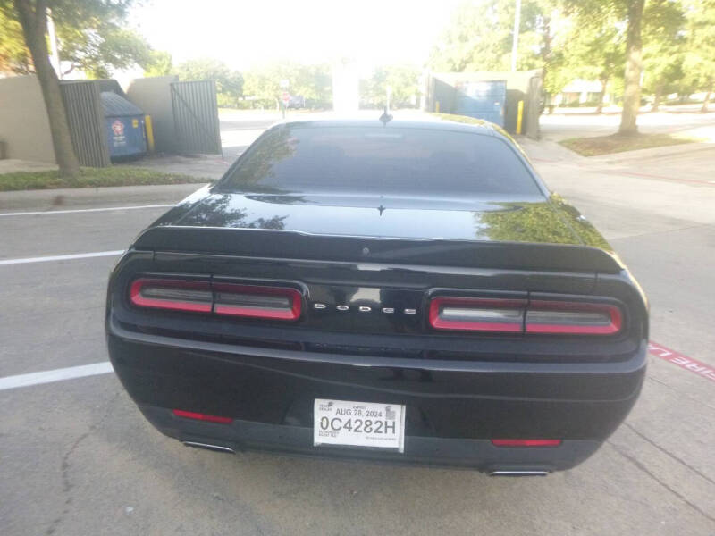 2018 Dodge Challenger SXT Plus