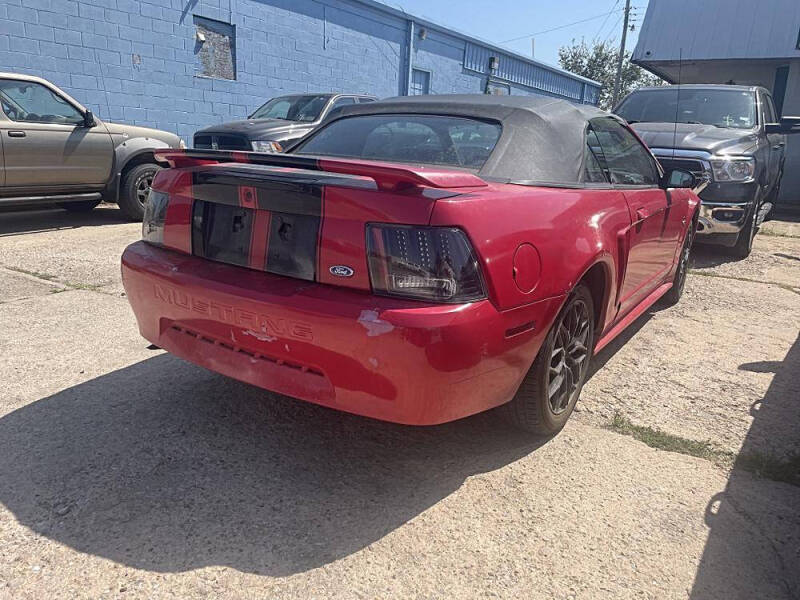 2003 Ford Mustang Deluxe