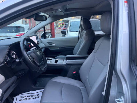 2021 Toyota Sienna XLE 7-Passenger