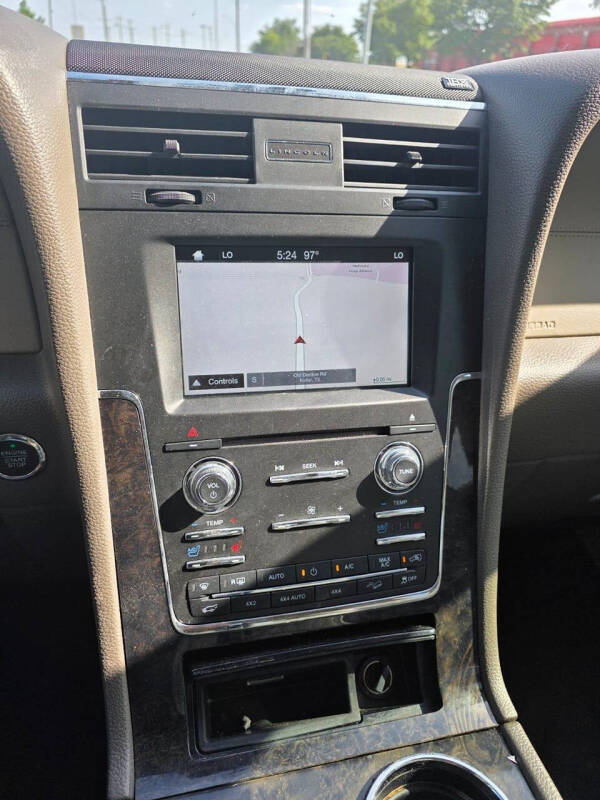 2016 Lincoln Navigator Select