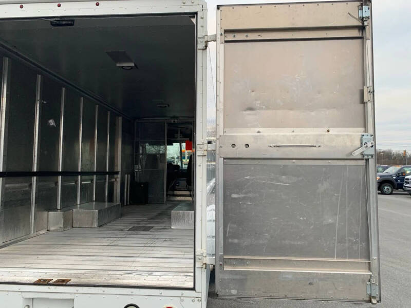 2013 Ford E-Series E-450 SD