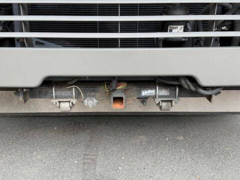 2002 Freightliner XC Chassis
