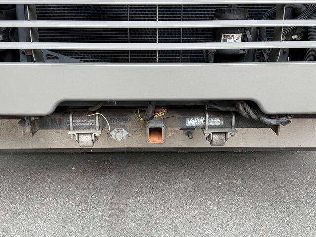 2002 Freightliner XC Chassis