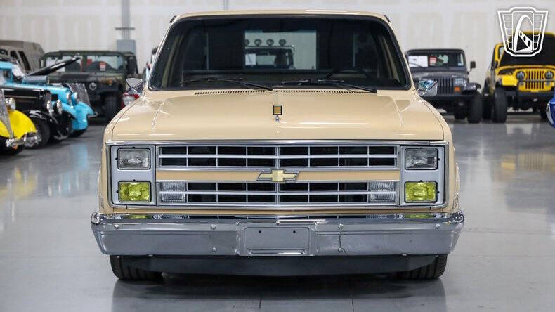 1987 Chevrolet R/V 10 Series