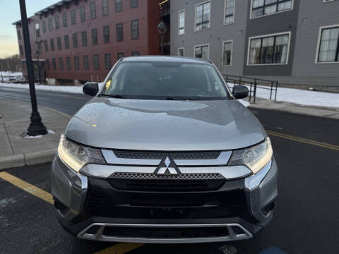 2019 Mitsubishi Outlander ES