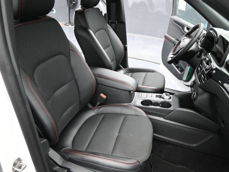 2026 Ford Escape Hybrid ST-Line Select