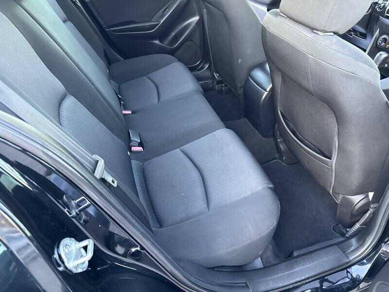 2015 Mazda MAZDA3 i Sport