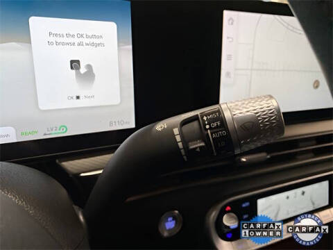 2024 Genesis GV60 Standard