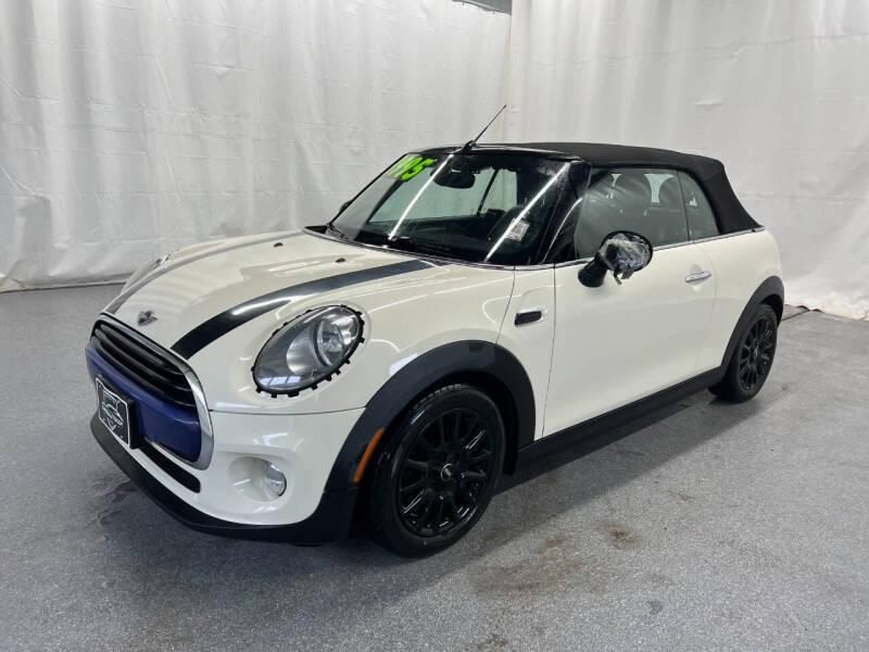 2017 MINI Cooper Base's photo