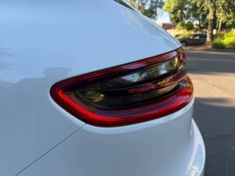 2018 Porsche Macan S