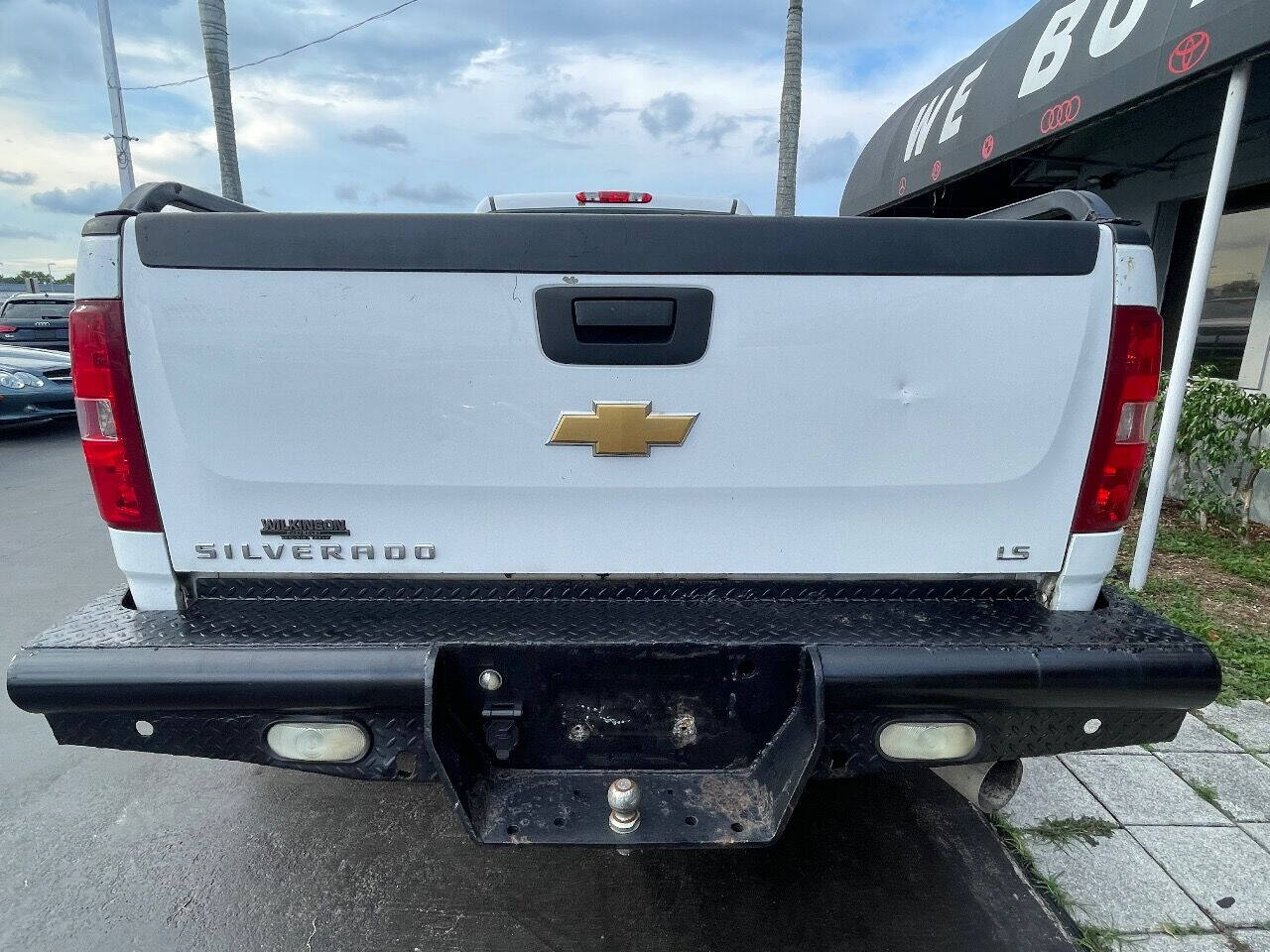 2013 Chevrolet Silverado 3500HD  - $29,900