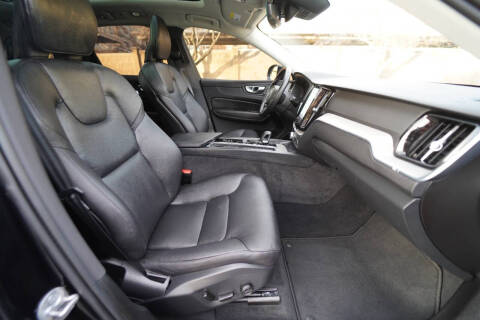 2025 Volvo XC60 B5 Plus Dark Theme