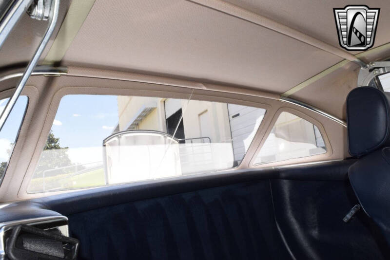 1987 Mercedes-Benz 560-Class 560 SL