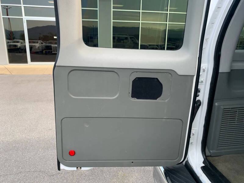 2013 Ford E-Series E-350 SD XLT