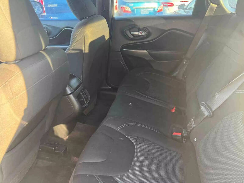 2019 Jeep Cherokee Latitude