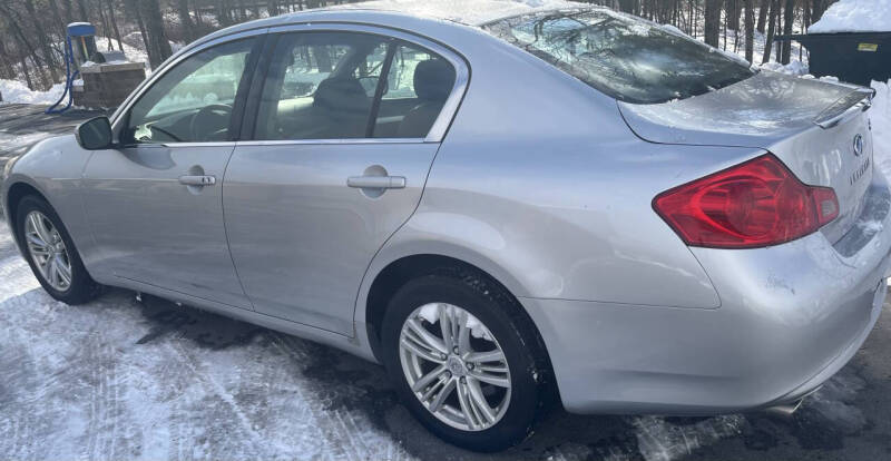 2011 Infiniti G25 Sedan x