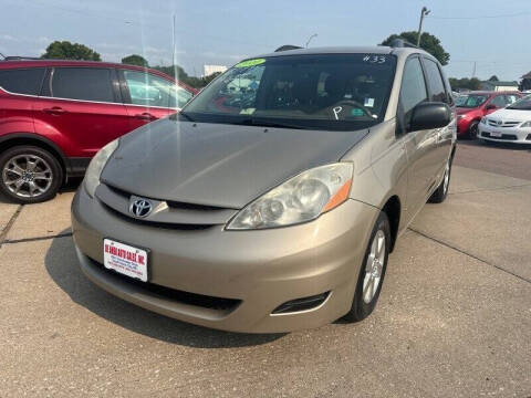 2010 Toyota Sienna for sale at De Anda Auto Sales in South Sioux City NE