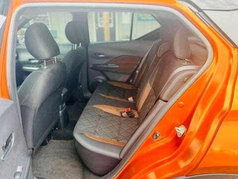 2020 Nissan Kicks SR