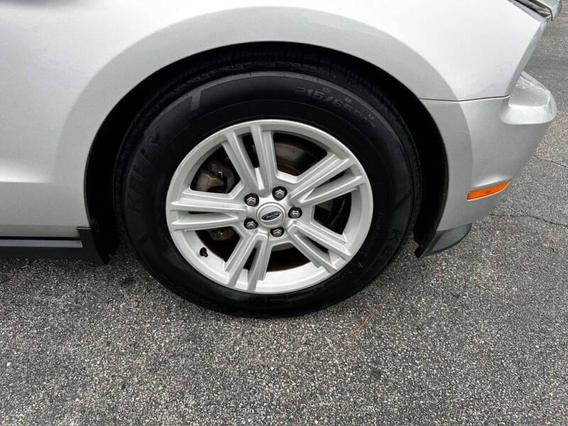 2012 Ford Mustang V6