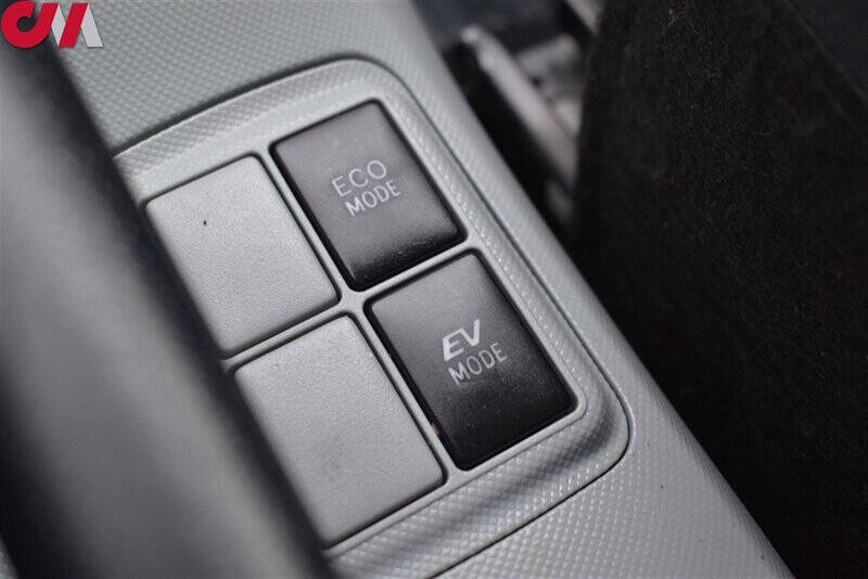 2013 Toyota Prius c Two