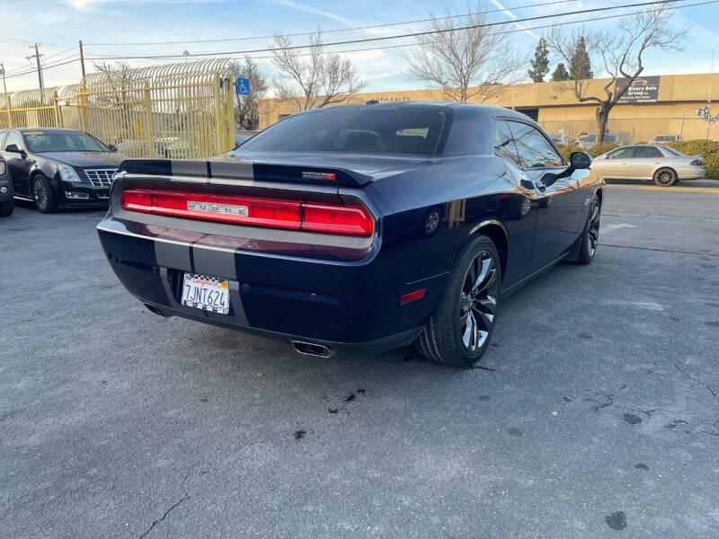 2014 Dodge Challenger SRT8