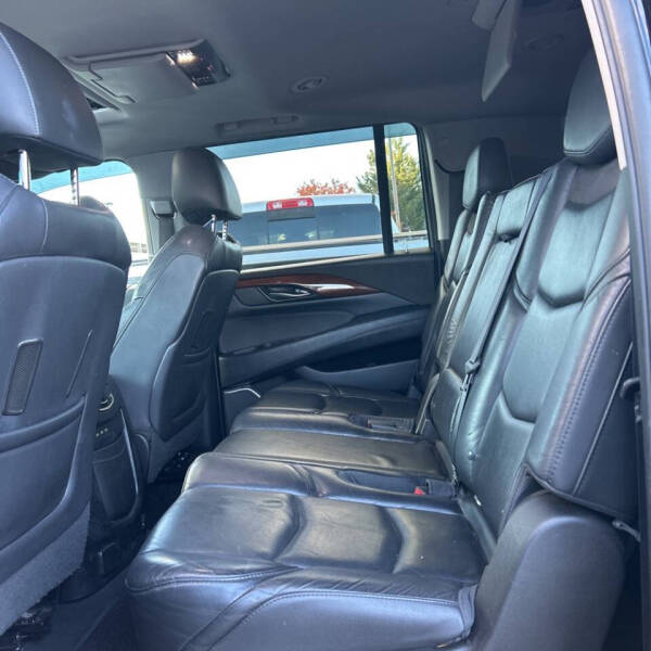 2018 Cadillac Escalade ESV Luxury