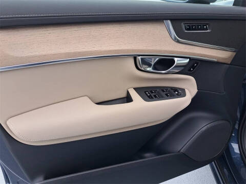 2026 Volvo XC90 B6 Core