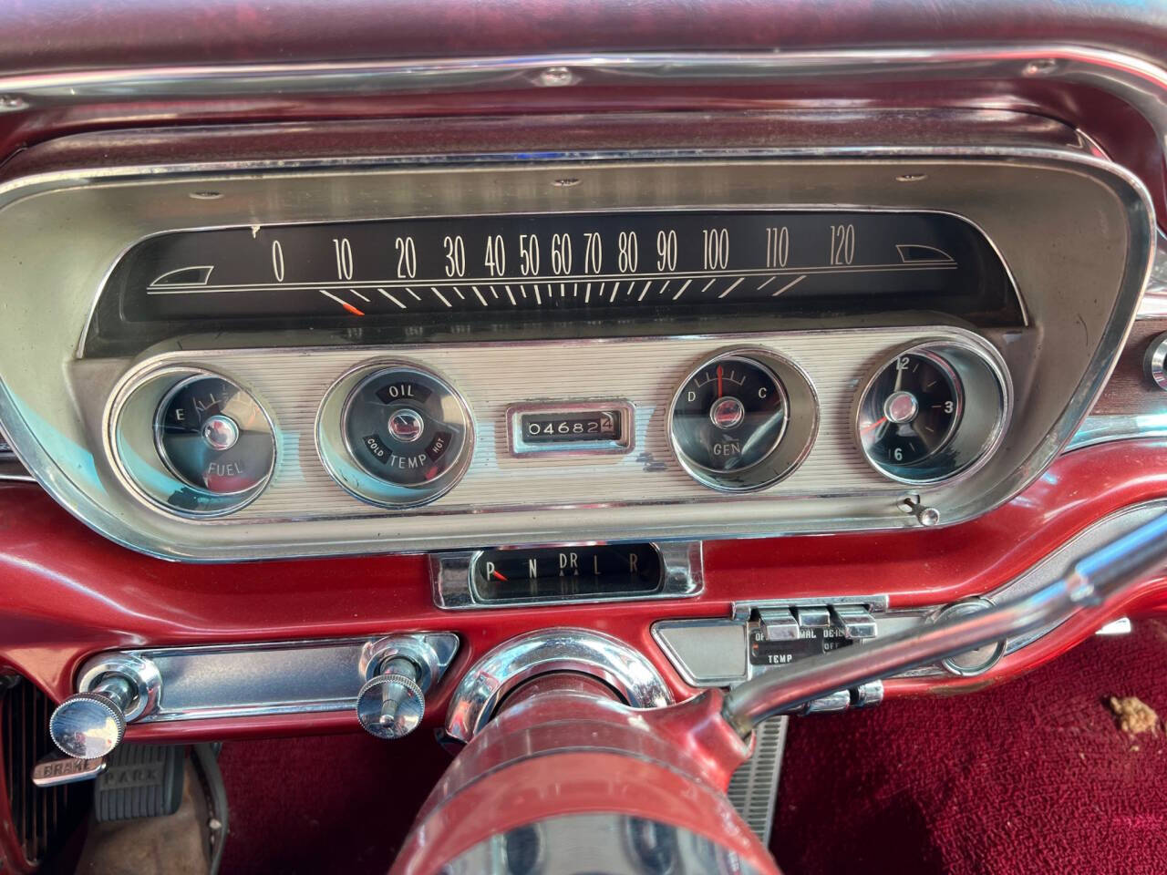1960 Pontiac Bonneville 12
