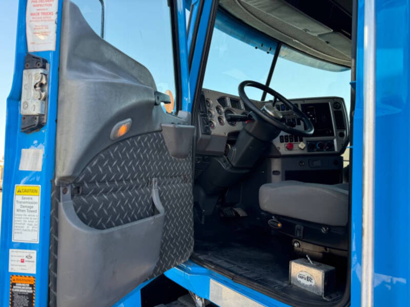 2012 Mack CHU613    PTO