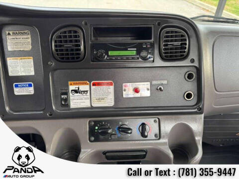 2012 Freightliner M2 106