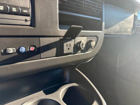 2022 GMC Savana 2500