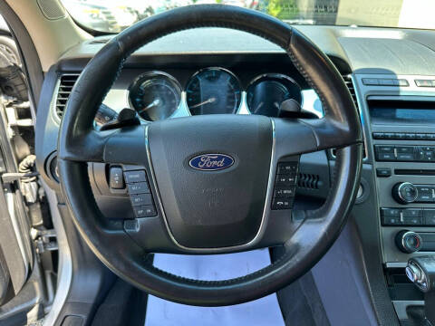 2010 Ford Taurus SEL