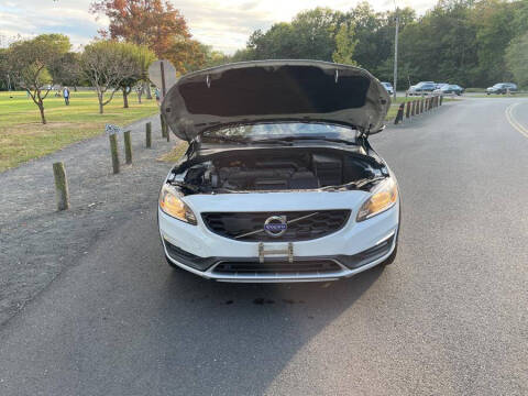 2015 Volvo V60 Cross Country T5