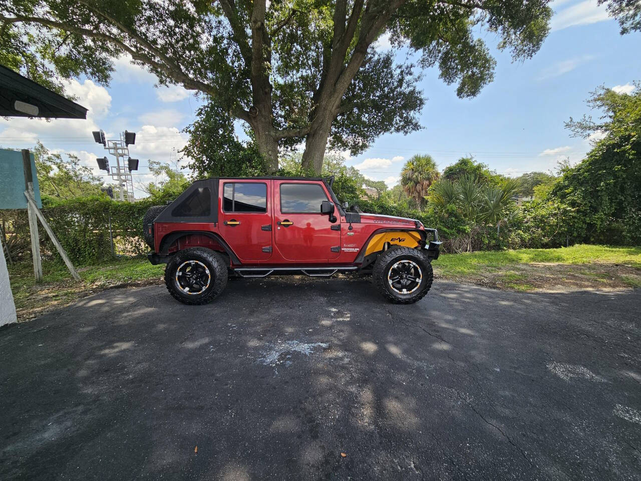 2013 Jeep Wrangler Unlimited for sale at BPT Motors in Minneola, FL