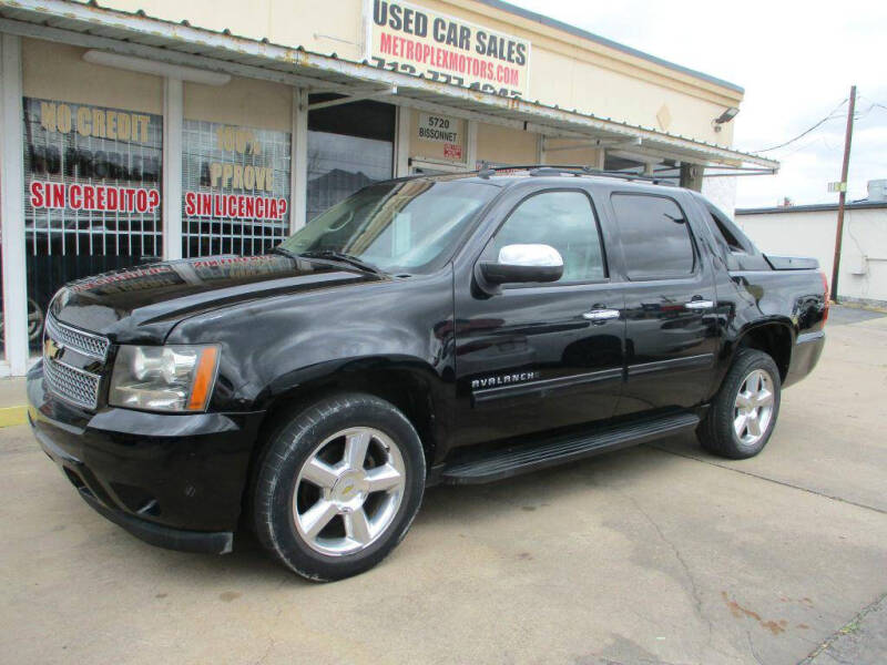 2013 Chevrolet Avalanche for sale at Metroplex Motors Inc. in Houston TX