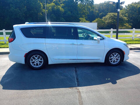 2020 Chrysler Pacifica Touring L