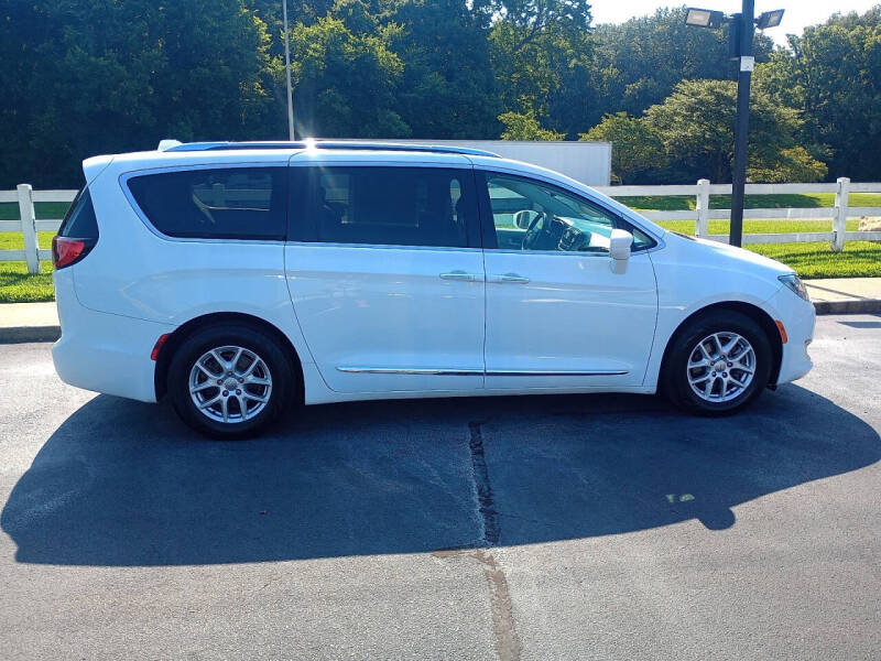 2020 Chrysler Pacifica Touring L