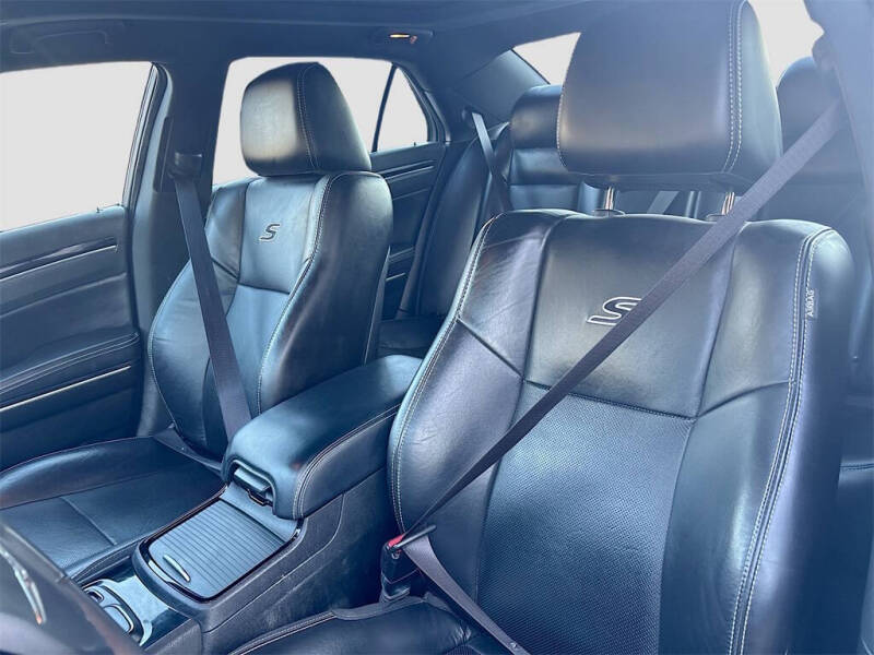 2023 Chrysler 300 S V8