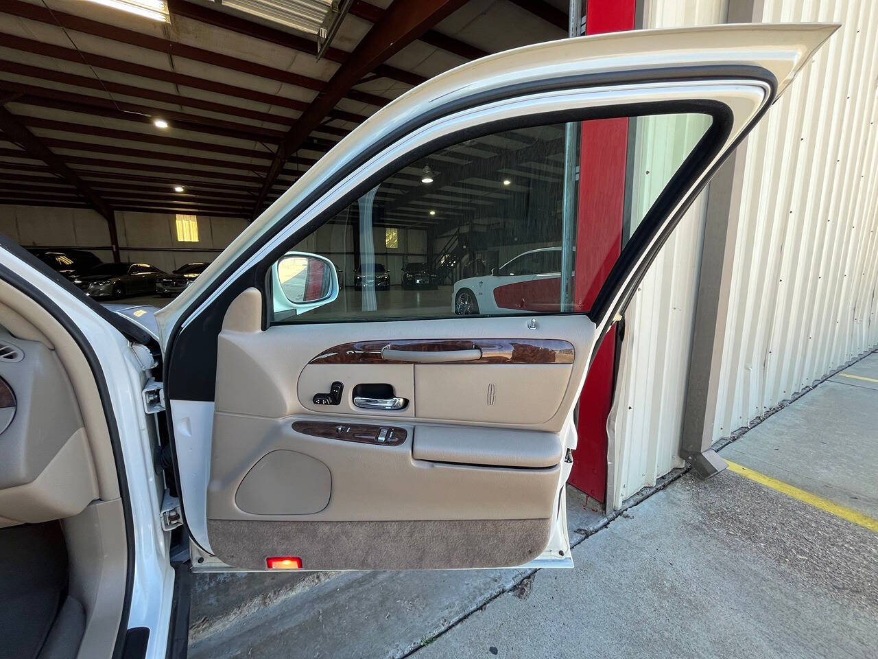 2002 Lincoln Town Car for sale at Carnival Car Company in Victoria, TX