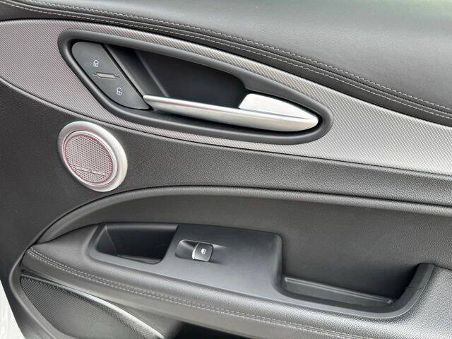 2022 Alfa Romeo Stelvio Veloce