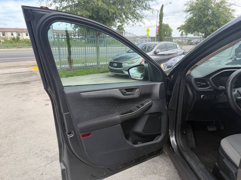 2020 Ford Escape S