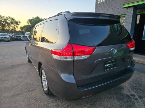 2012 Toyota Sienna LE 8-Passenger