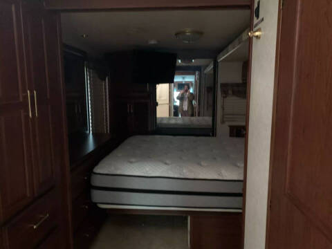 2004 Freightliner XC Chassis