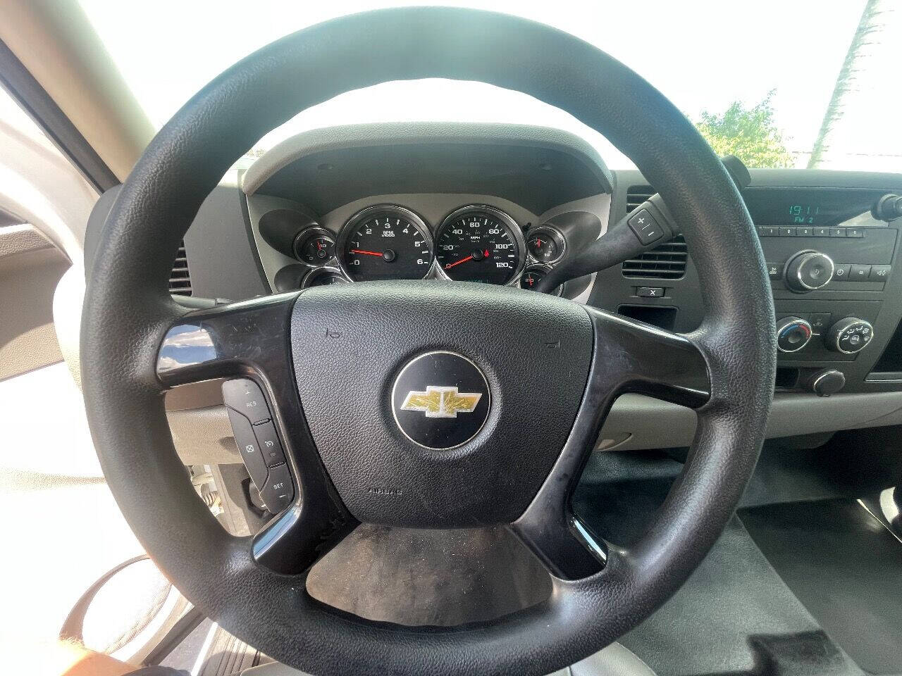 2013 CHEVROLET Silverado Pickup - $12,900