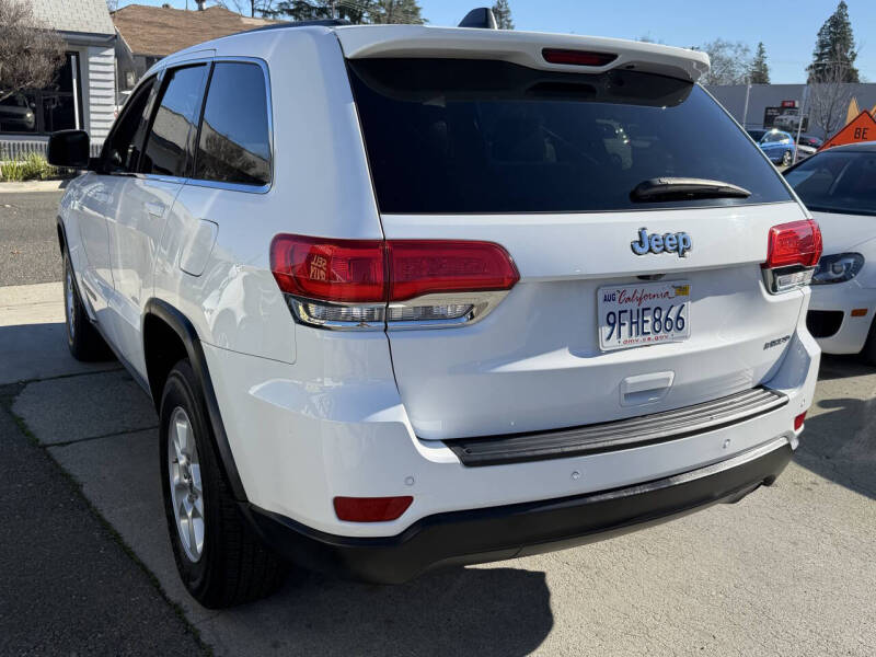 2017 Jeep Grand Cherokee Laredo