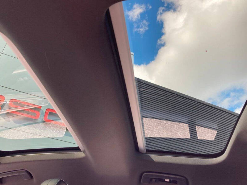 2023 Porsche Panamera 4 Platinum Edition