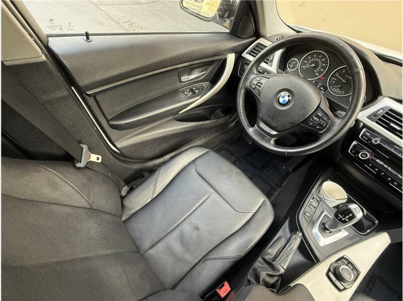2016 BMW 3 Series 320i