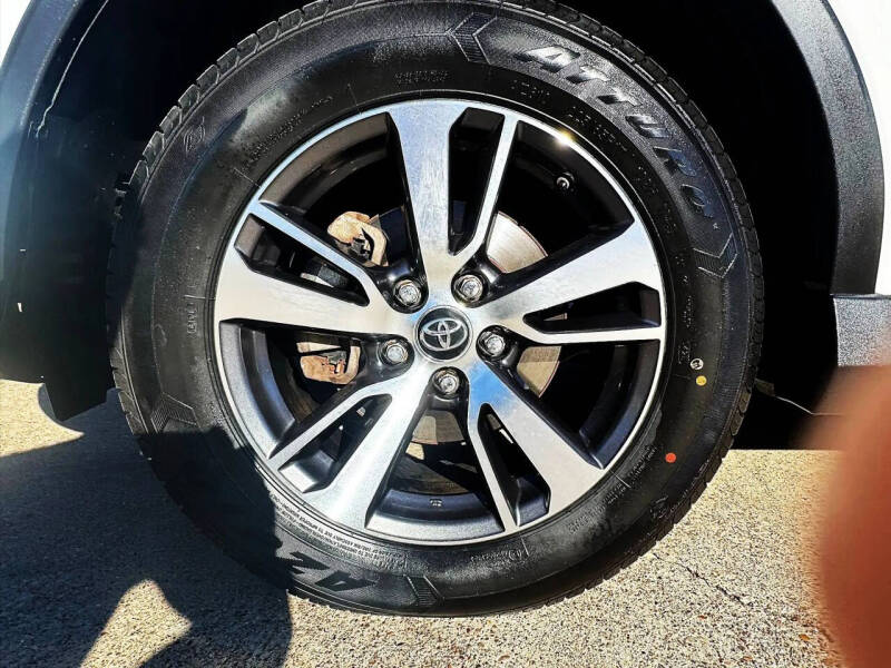 2017 Toyota RAV4 XLE