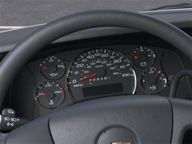2025 Chevrolet Express 2500